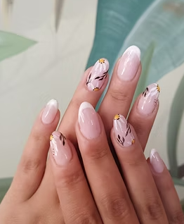 Kapping en Gel + Semipermanente — trabajo real de Ámbar Nail Studio
